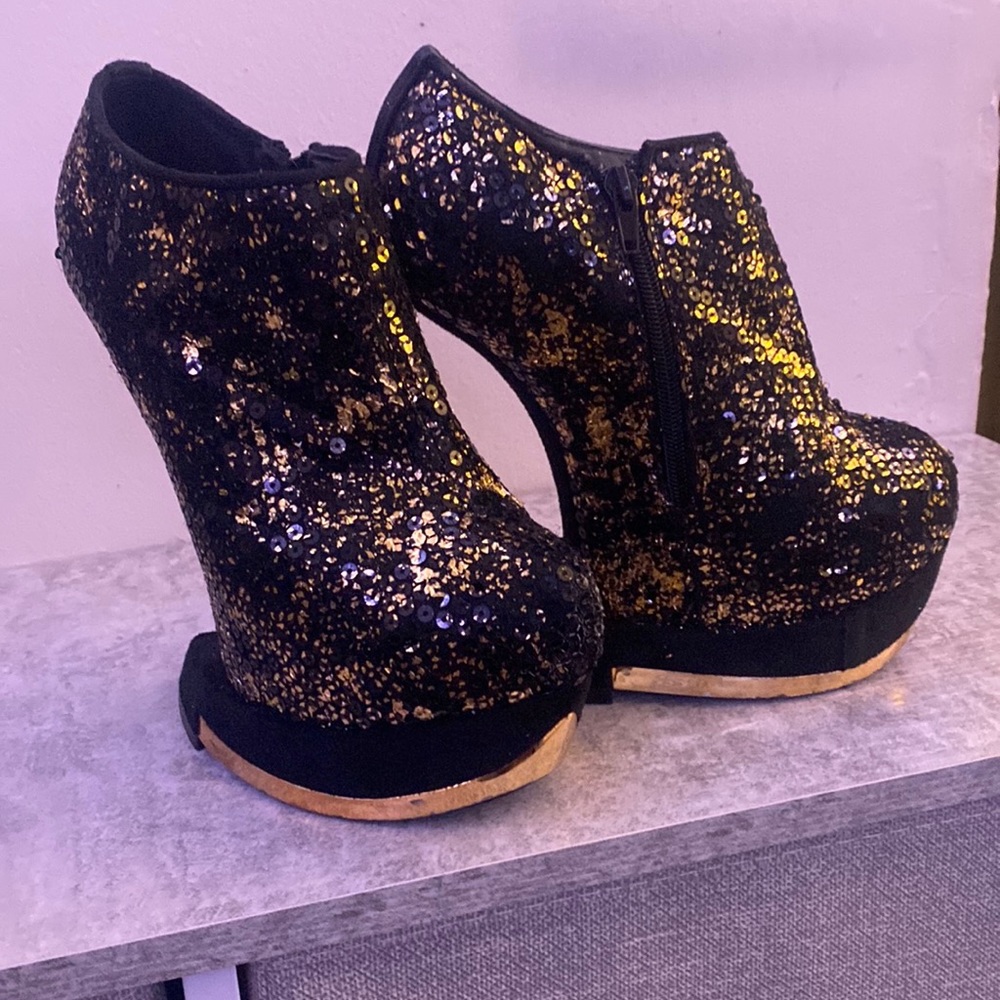 Black & gold sequin